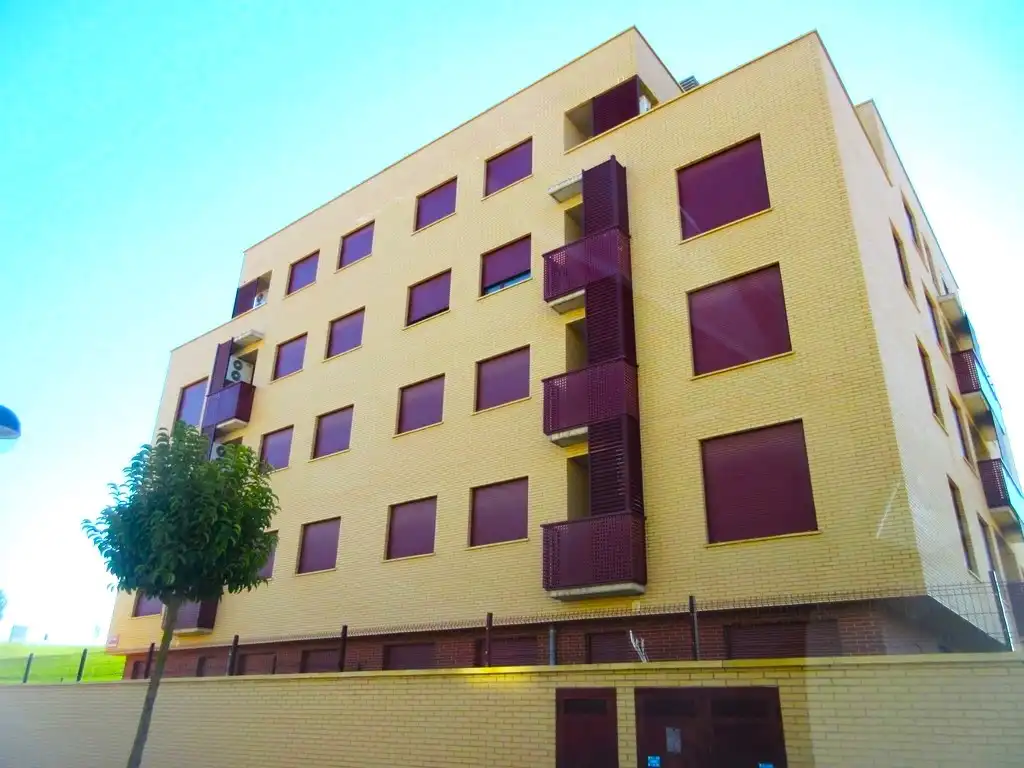 Garaje en venta en GRAN BRETAÑA, Portillejo - Valdegastea