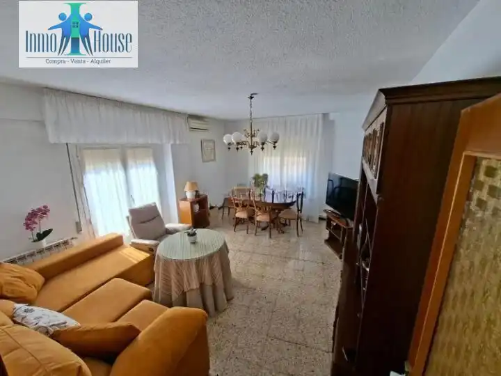 Living room of Flat for sale in  Albacete Capital  with Air Conditioner, Heating and Furnished
