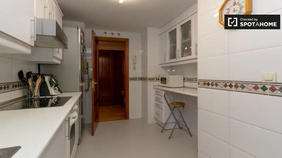 Room in Valdebernardo - Valderribas