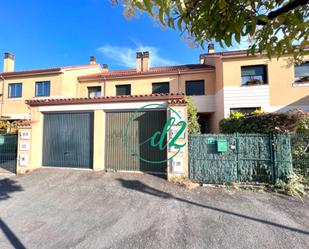 Vista exterior de Casa adosada en venda en Nogueira de Ramuín