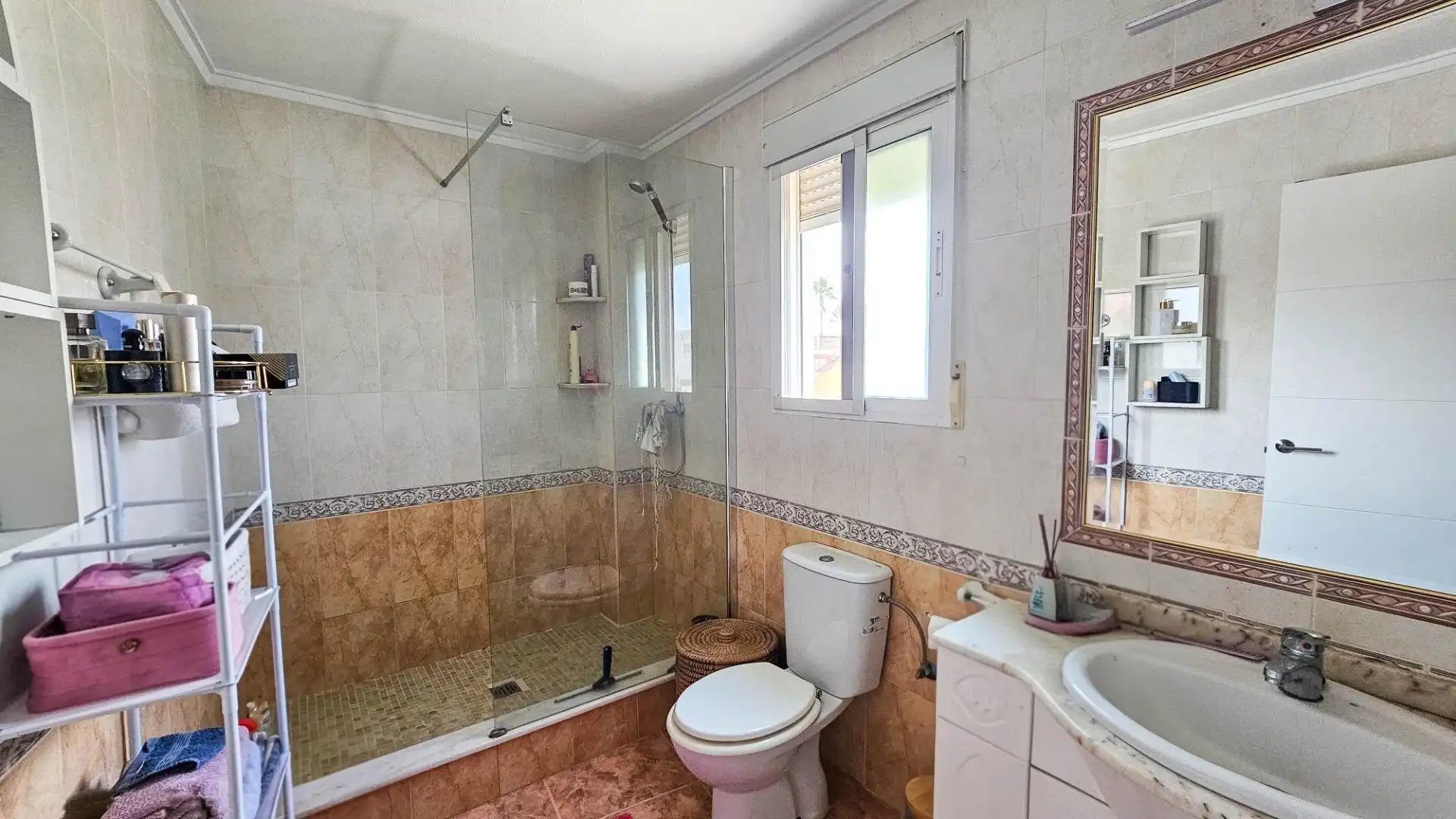 Bany de Casa o xalet en venda en Orihuela amb Calefacció, Jardí privat i Piscina