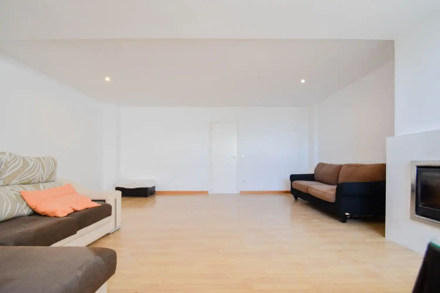 Sala d'estar de Casa adosada en venda en Las Gabias amb Terrassa i Piscina comunitària