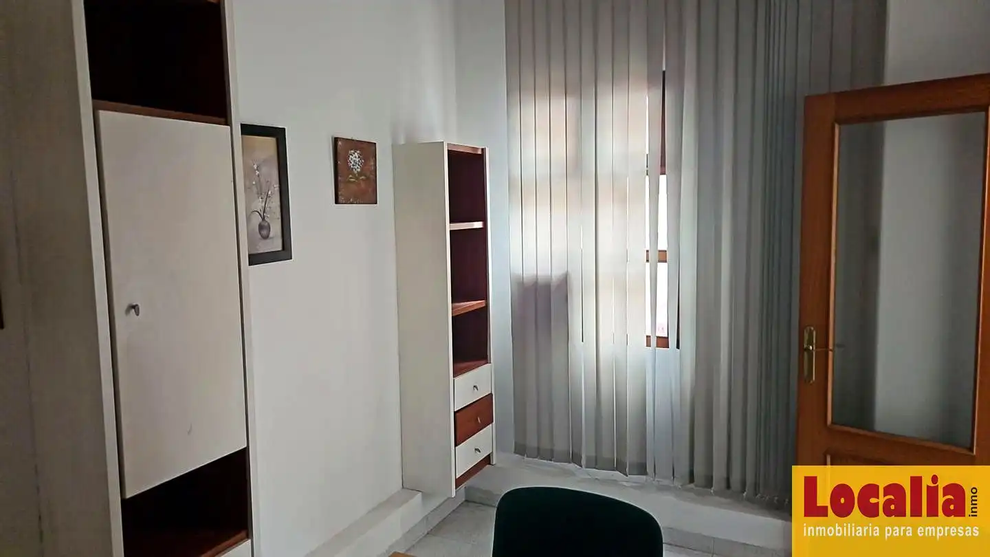 Bedroom of Commercial properties for rent in Torrelavega 