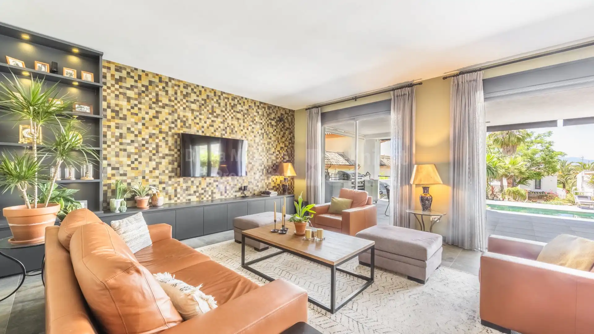 Villa mit Terrasse zum Verkauf in Río Real - Los Monteros, imagen 3