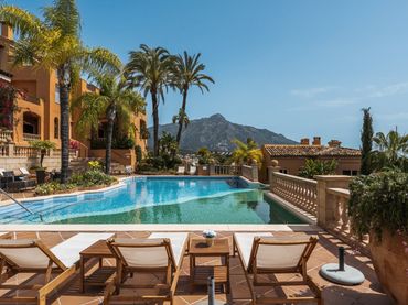Erdgeschosswohnung mit Balkon zum Verkauf in Nueva Andalucía