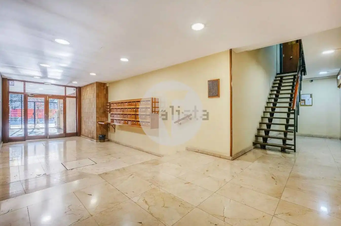 Piso en venta en Barcelona con Aire acondicionado, Calefacción y Balcón
