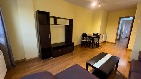 Foto 4 de Apartamento de alquiler en Avenida Cemba, 93, Flores de Sil - La Placa, Ponferrada