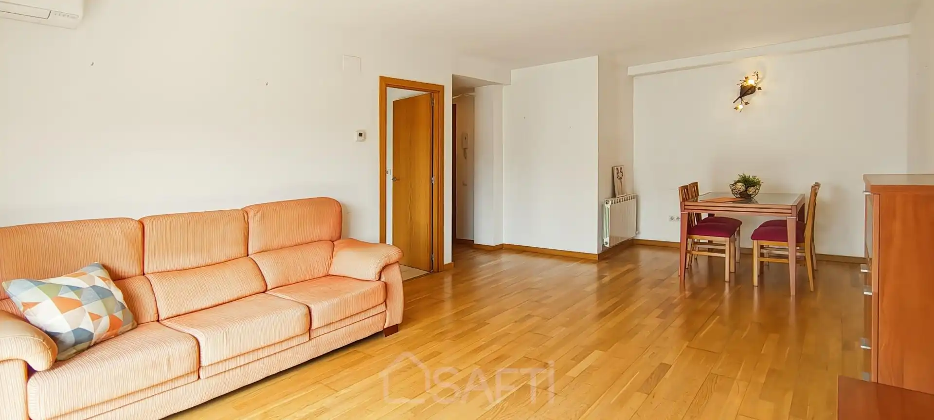 Sala de estar de Piso en venta en Sant Vicenç de Castellet con Calefacción y Balcón