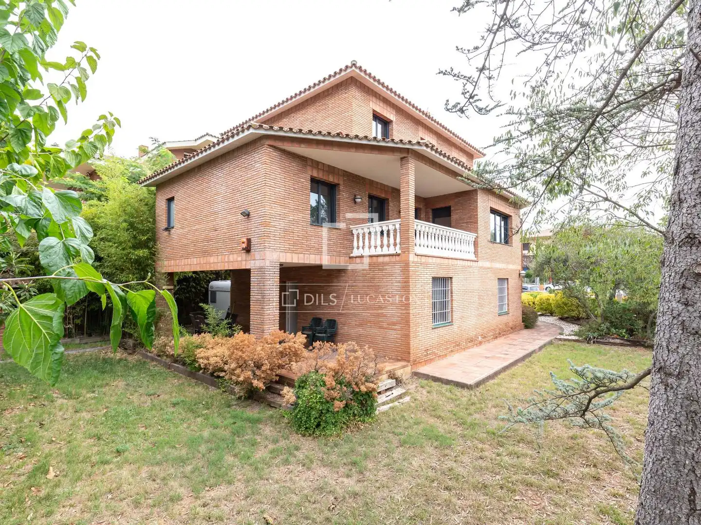 Xalet amb jardí en venda a Valldoreix