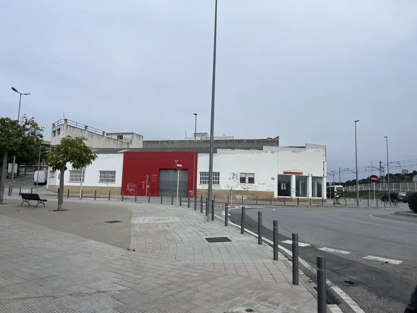 Außenansicht von Fabrikhallen zur Miete in El Vendrell