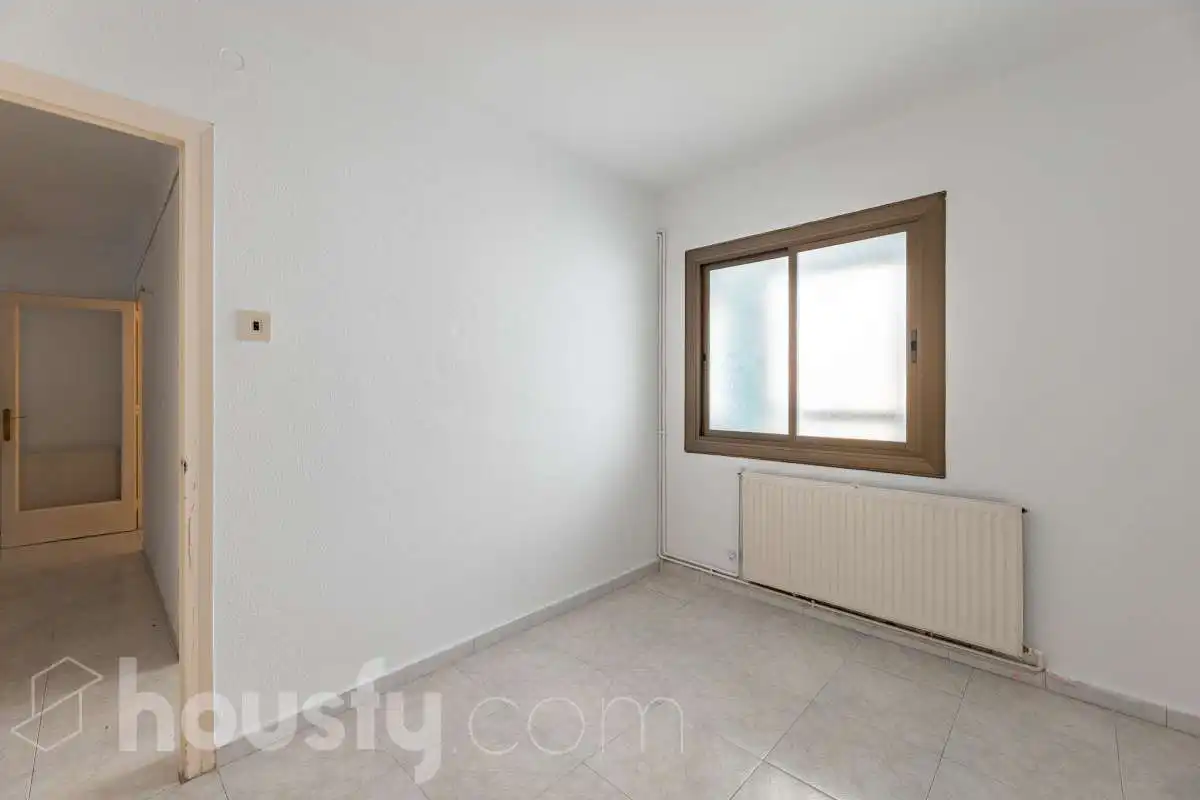 Bedroom of Flat for sale in Barcelona