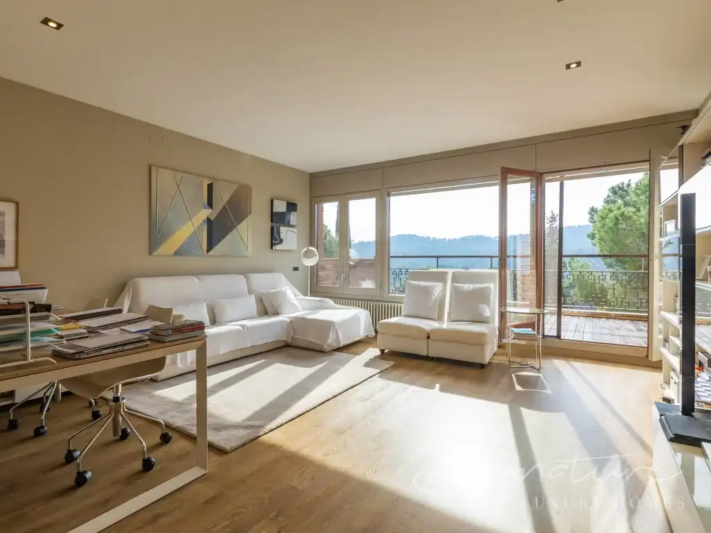 Sala de estar de Casa o chalet en venta en Sant Cugat del Vallès con Calefacción, Jardín privado y Terraza