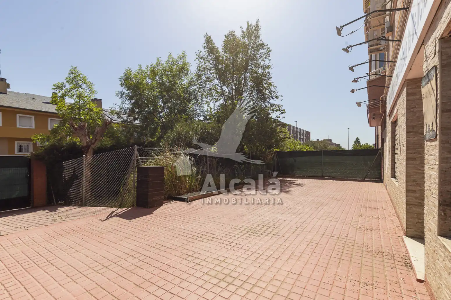Jardín de Local en venta en Alcalá de Henares