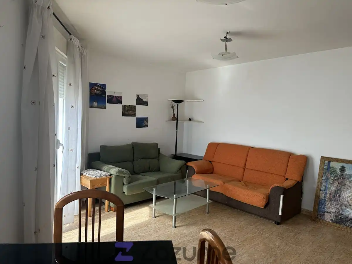 Sala de estar de Piso de alquiler en Arcas del Villar con Calefacción, Trastero y Amueblado