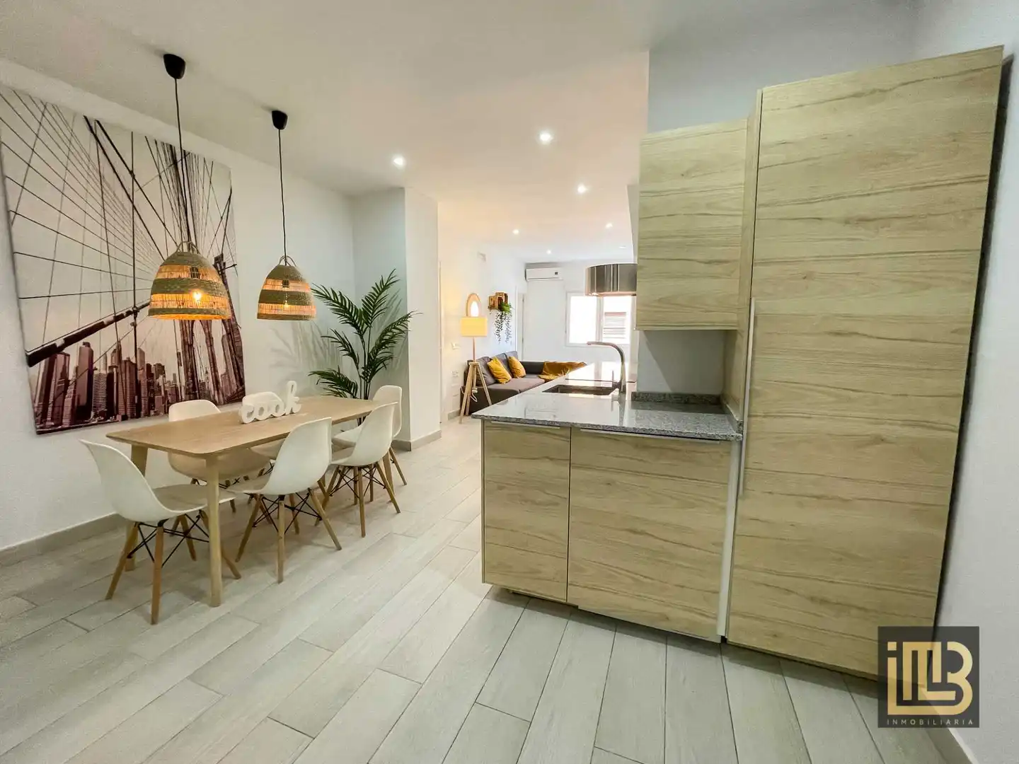Cocina de Piso en venta en Málaga con Aire acondicionado, Microondas y TV