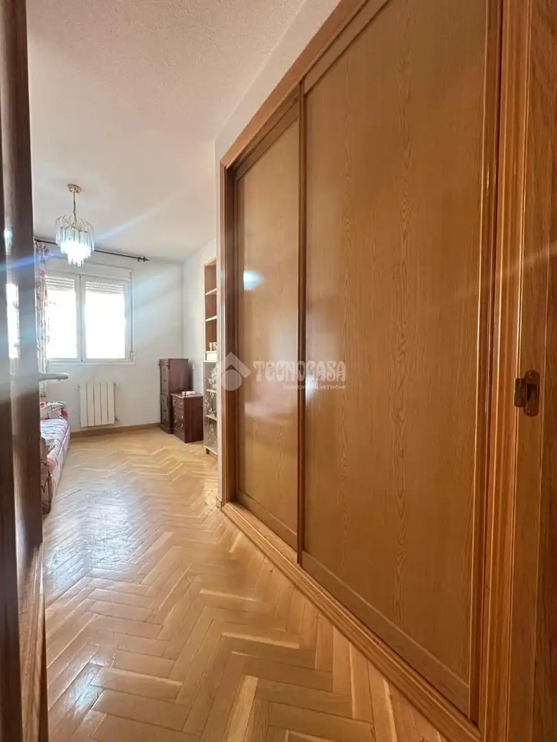 Habitación de Piso en venta en El Arroyo - La Fuente