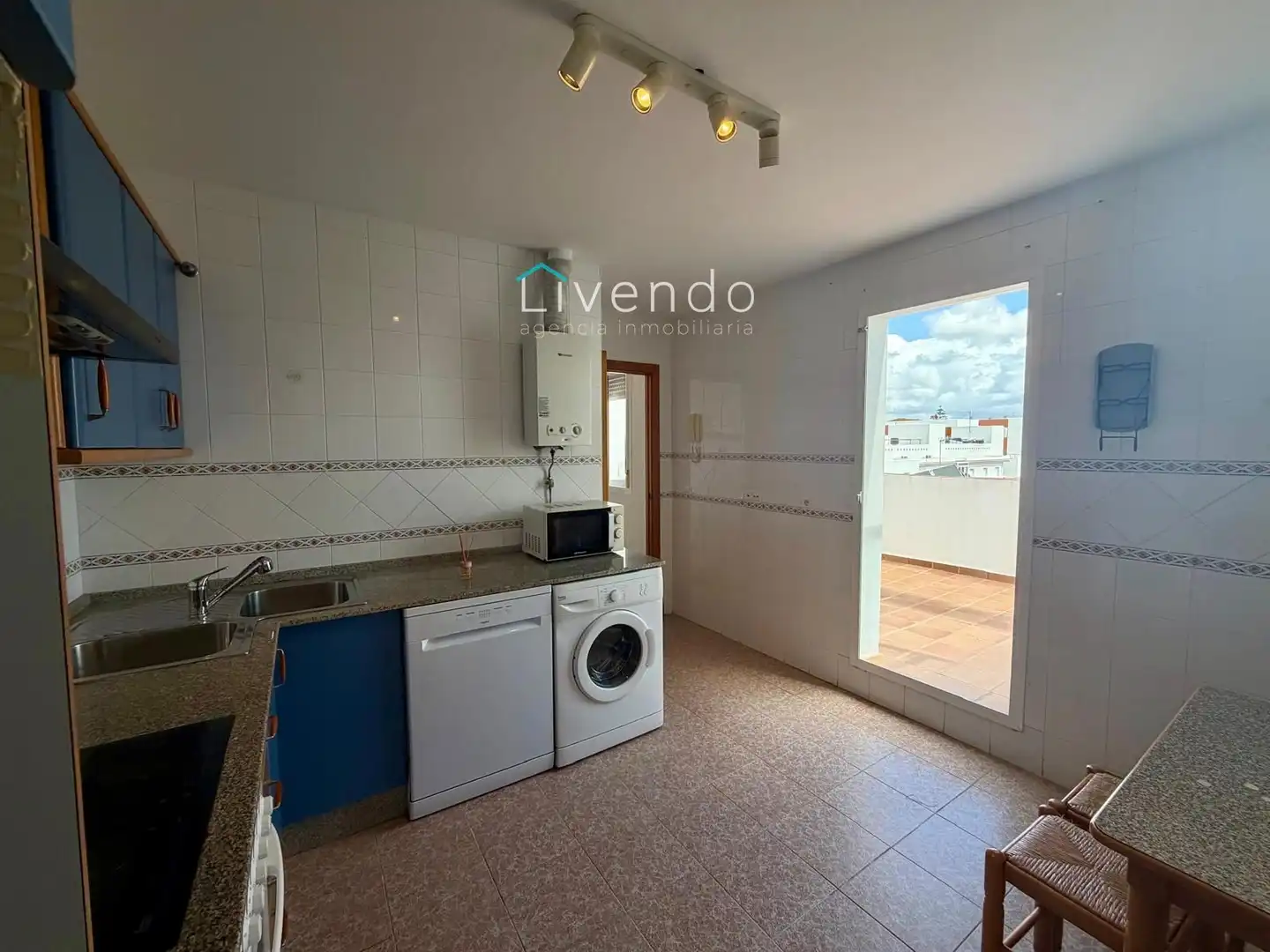 Cuina de Àtic en venda en Conil de la Frontera amb Traster i Moblat