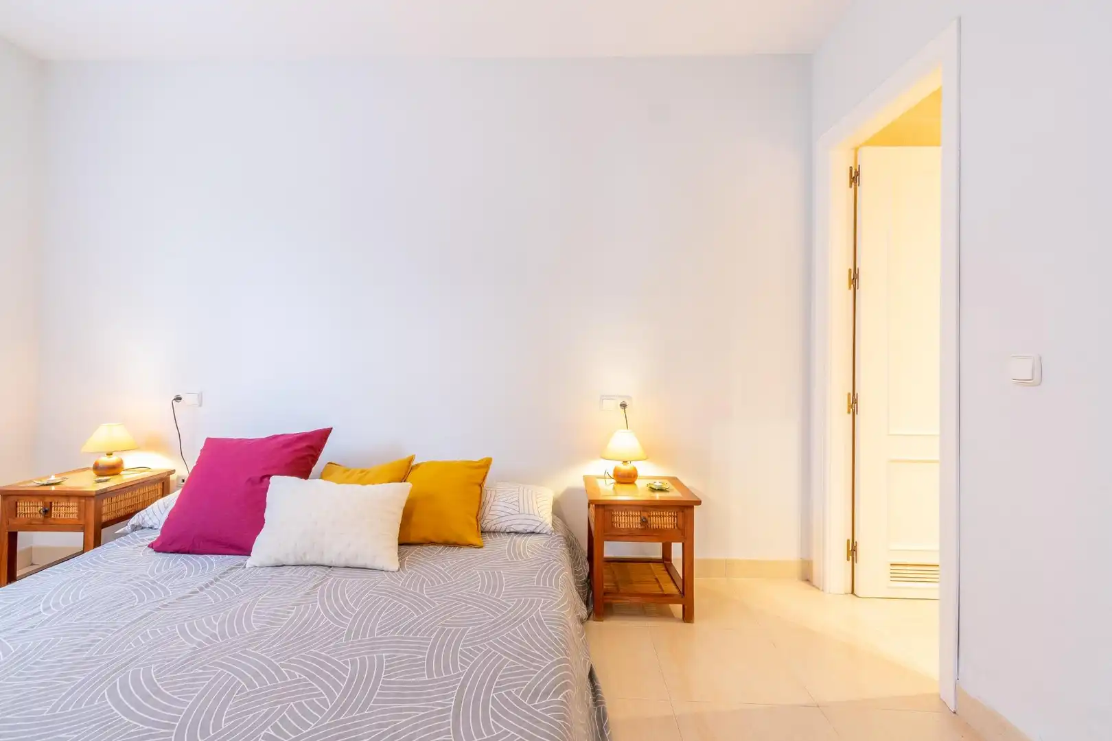 Habitación de Piso en venta en Almería con Aire acondicionado, Calefacción y Balcón