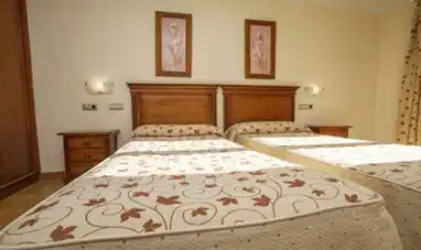 Habitación de Edificio en venta en Sierra Nevada con Alarma