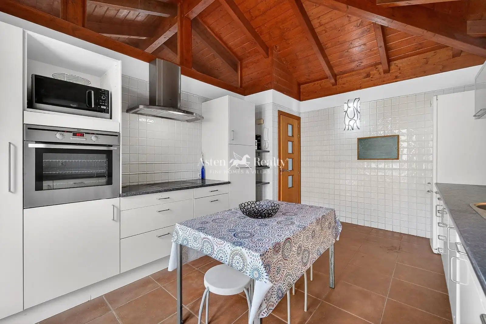 Cuina de Casa o xalet en venda en Tacoronte amb Terrassa, Piscina i Moblat