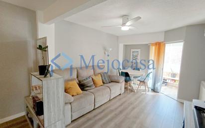 Living room of Flat for sale in  Madrid Capital  with Air Conditioner, Heating and Terrace