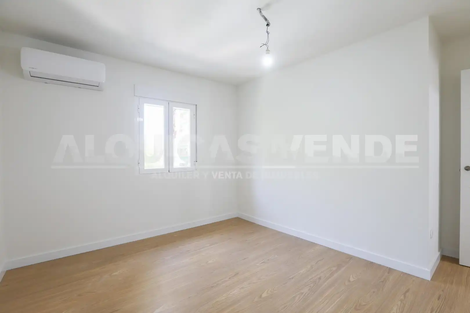 Habitación de Piso de alquiler en Sevilla con Aire acondicionado y Balcón