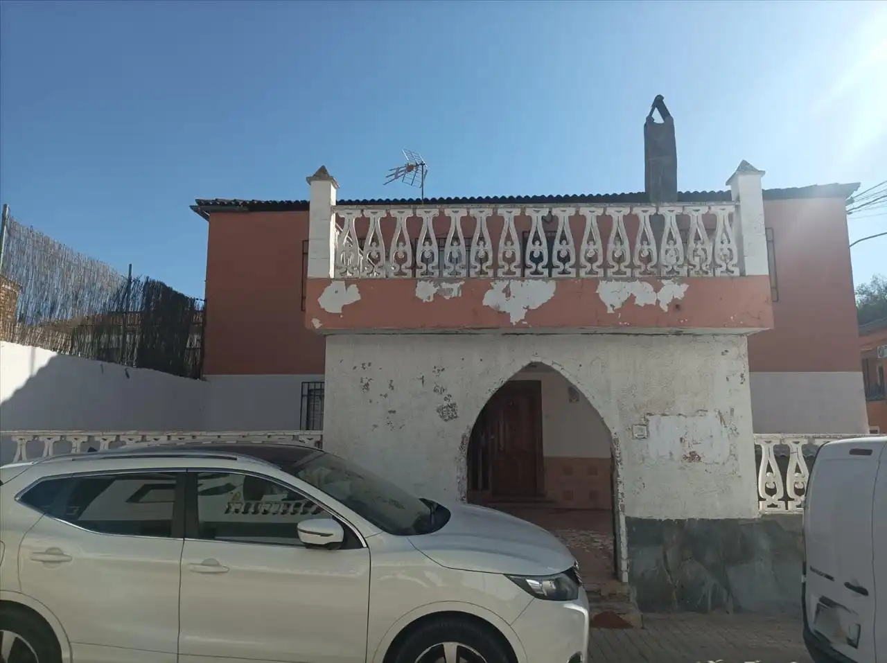 Vista exterior de Casa adosada en venda en Campotéjar amb Terrassa