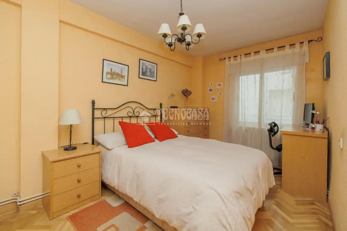 Bedroom of Flat for sale in Madrid  with Air Conditioner and Heating