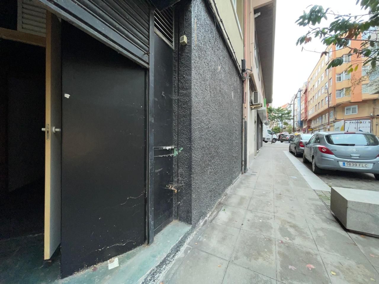 Vista exterior de Local en venda en A Coruña Capital 