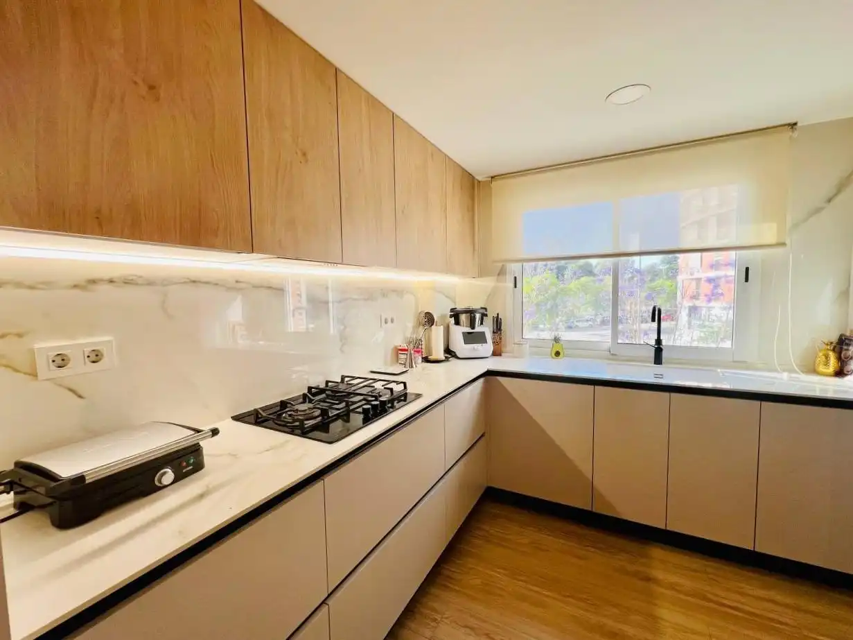 Cocina de Piso en venta en Alicante / Alacant con Aire acondicionado, Calefacción y Jardín privado