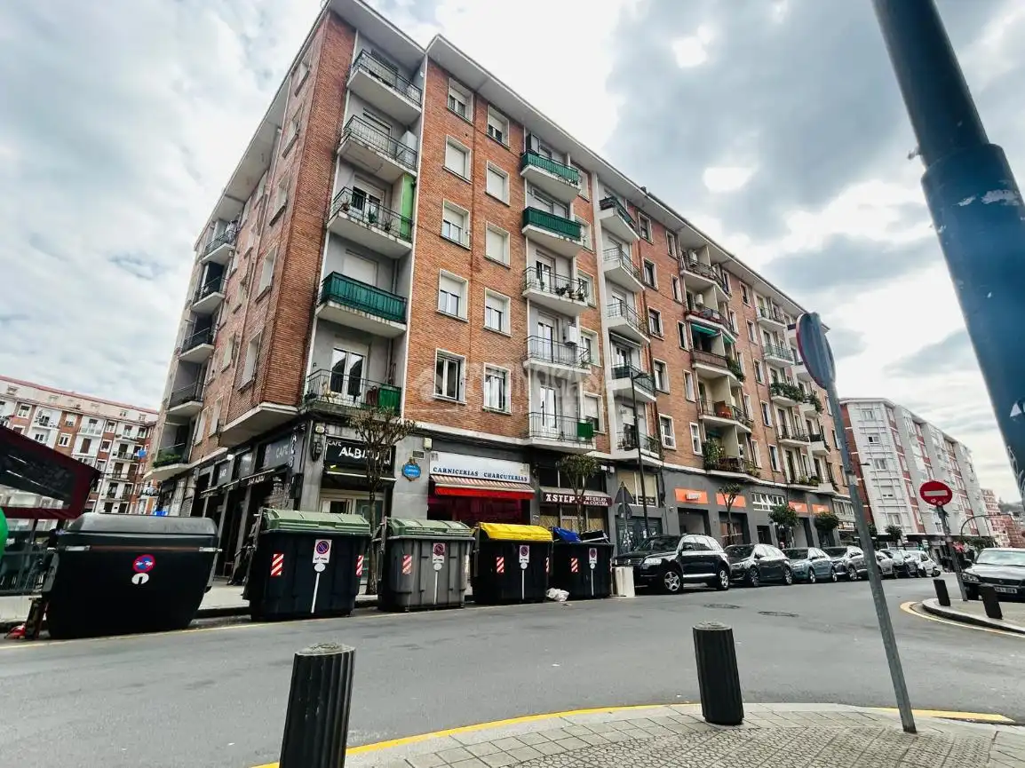 Flat for sale in Santutxu - Basarrate