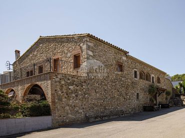 Casa rústica con balcón en venta en AV PAU CASALS   CALONGE I SANT ANTONI (GIRONA)