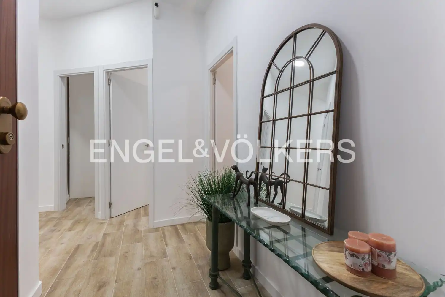 Flat for rent in Valencia  with Air Conditioner, Heating and Furnished