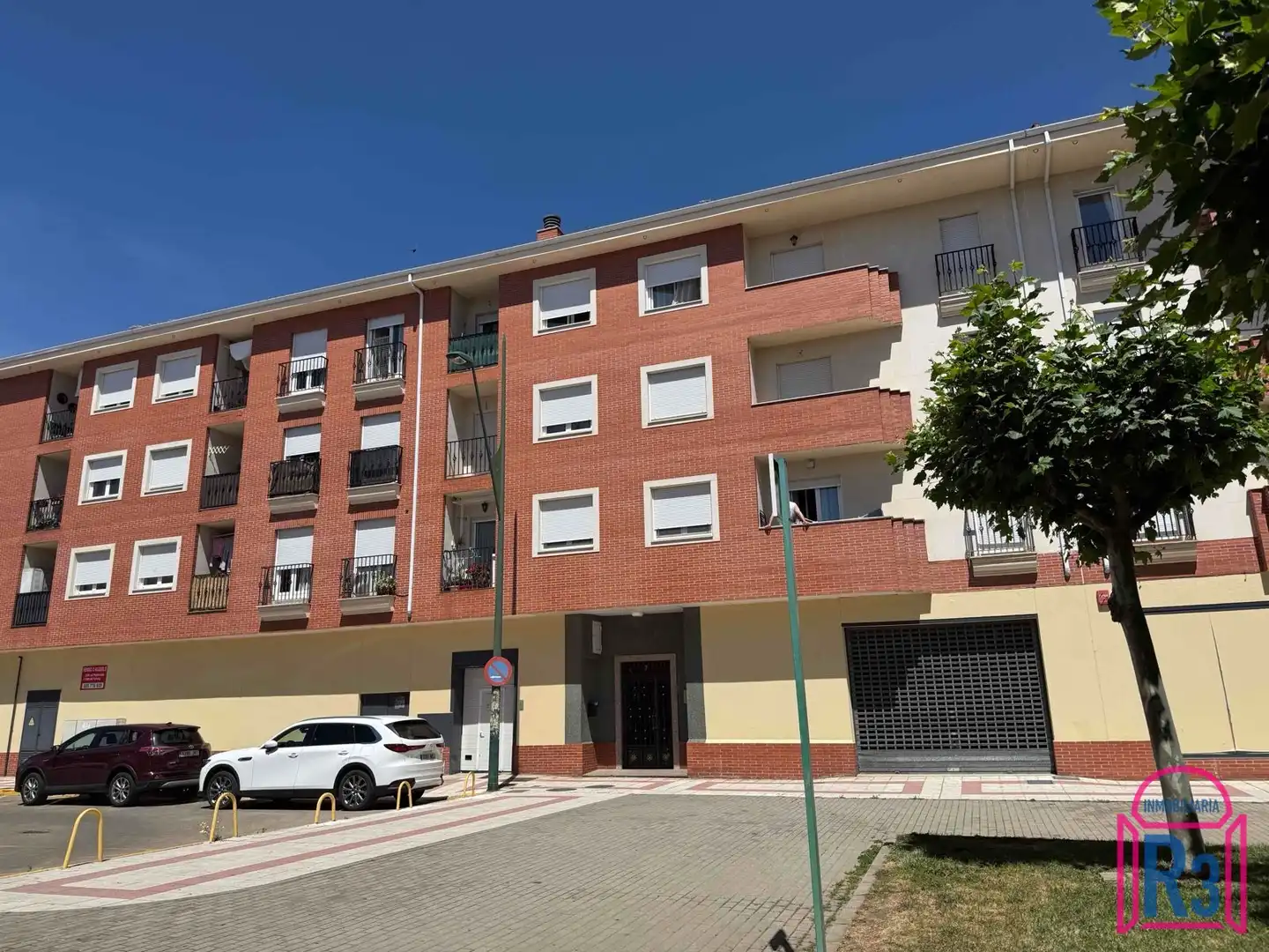 Vista exterior de Apartamento de alquiler en San Andrés del Rabanedo con Calefacción, Terraza y Trastero
