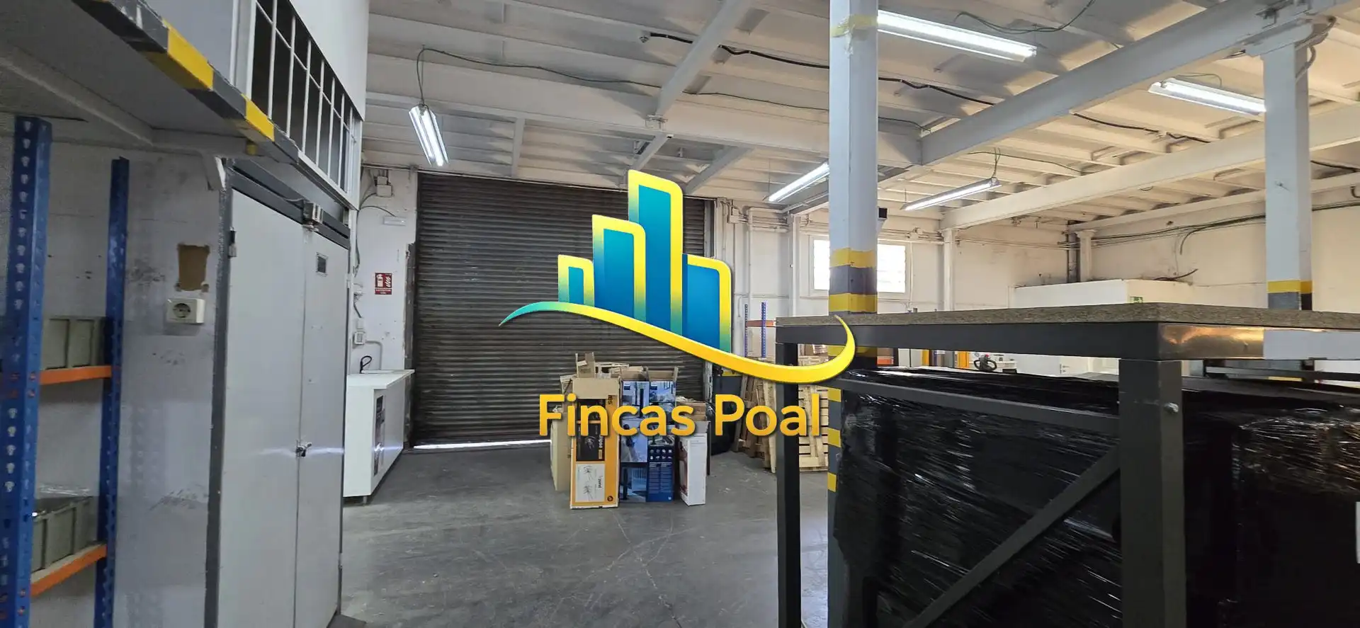Piscina de Nave industrial en venta en Rubí
