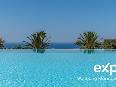 Villa con piscina in vendita a LLORER 7