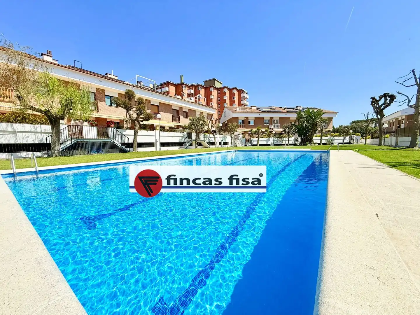 Schwimmbecken von Einfamilien-Reihenhaus zur Miete in Premià de Mar mit Heizung, Terrasse und Gemeinschaftspool