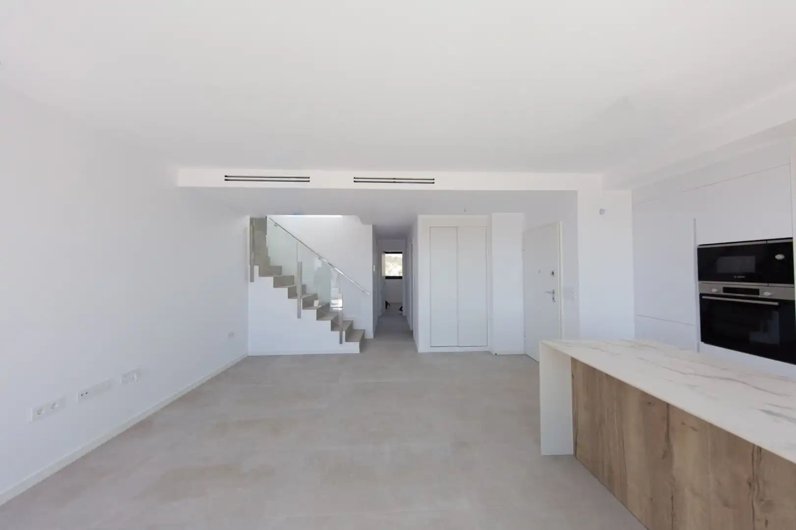 Ático de alquiler en Finestrat con Aire acondicionado, Calefacción y Jardín privado