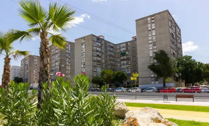 Appartement avec ascenseur à vendre à Calle Nueva Vía en Barriada las Torres 2