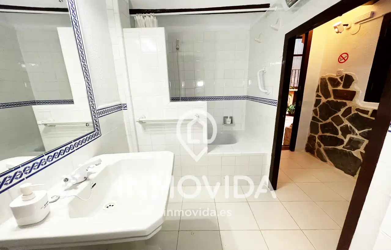 Casa amb piscina en venda a Plaça de la Bassa, imagen 26
