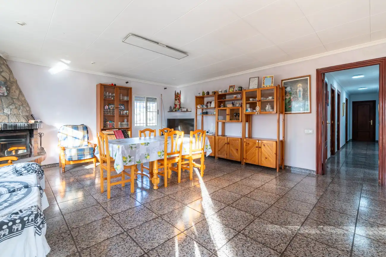 Esszimmer von Country house zum Verkauf in Tortosa mit Privatgarten, Schwimmbad und Internet