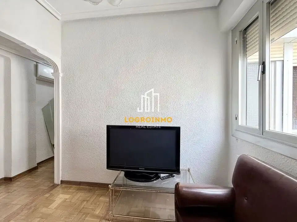 Sala de estar de Piso en venta en  Logroño con Aire acondicionado, Calefacción y Balcón