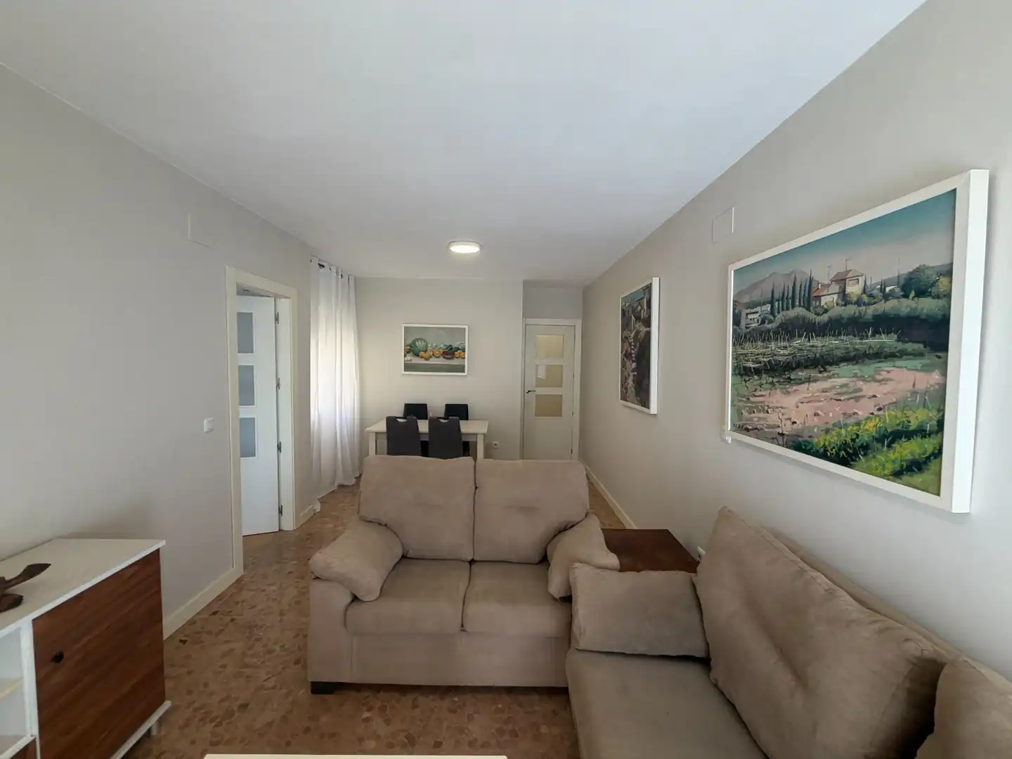 Sala d'estar de Apartament de lloguer en Cúllar Vega amb Moblat, Rentadora i Microones