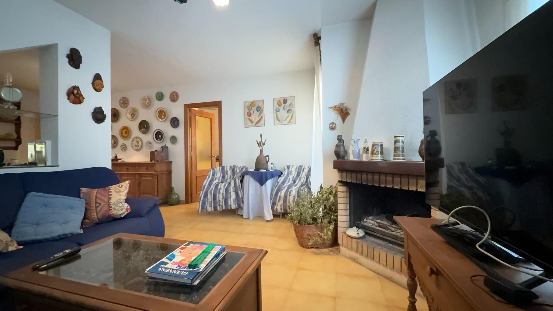 Sala d'estar de Casa o xalet en venda en Hita amb Calefacció, Jardí privat i Terrassa