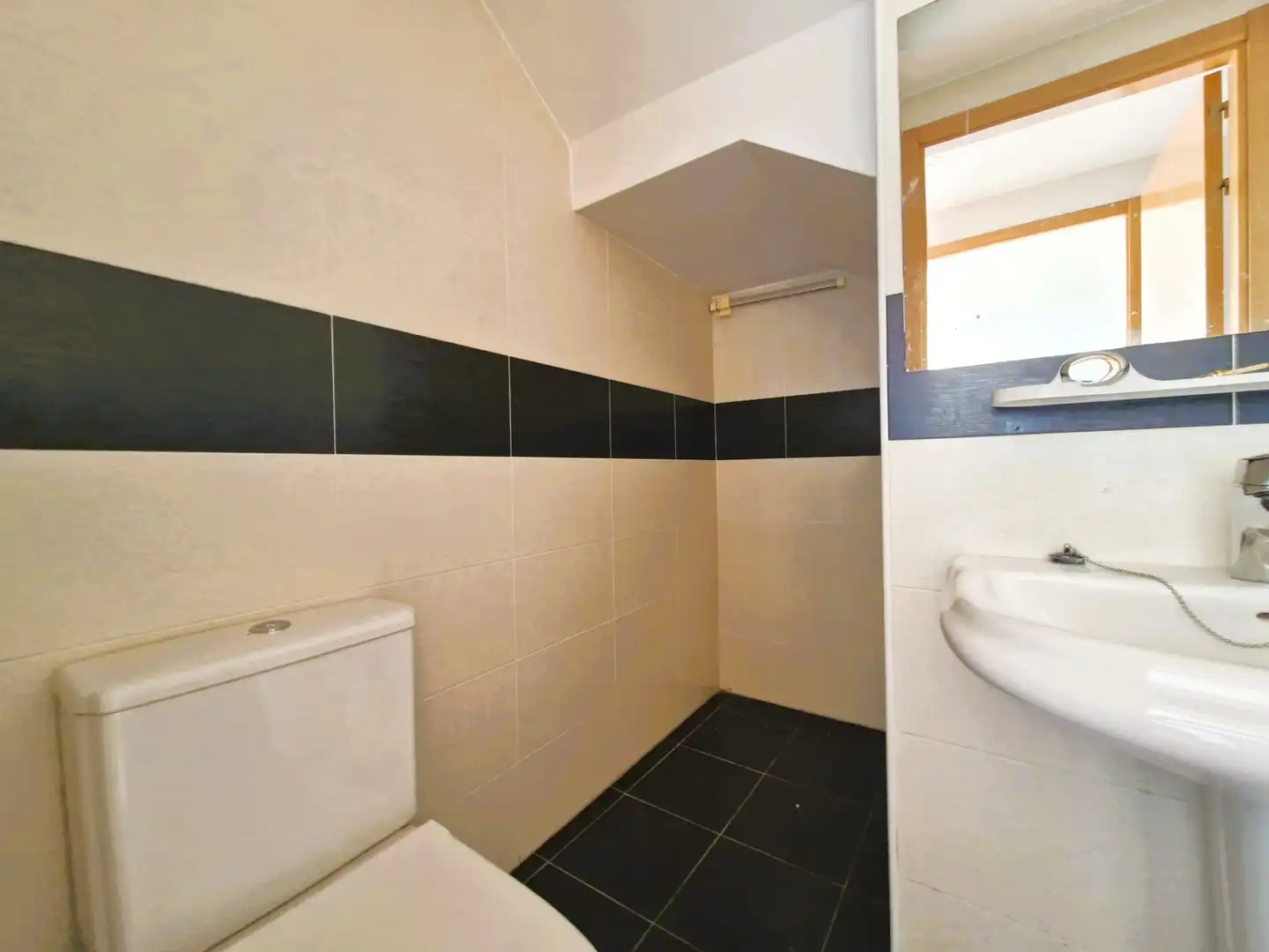 Bathroom of Duplexes for sale in Navarrete  with Heating and Storage room