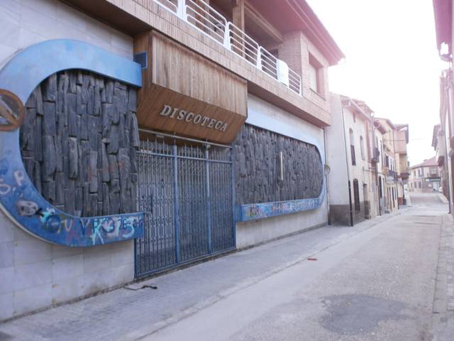 Local comercial en Venta en Mozoncillo