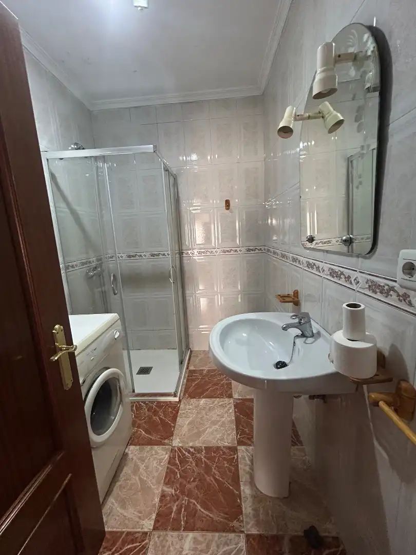 Baño de Piso de alquiler en Badajoz con Calefacción y Amueblado