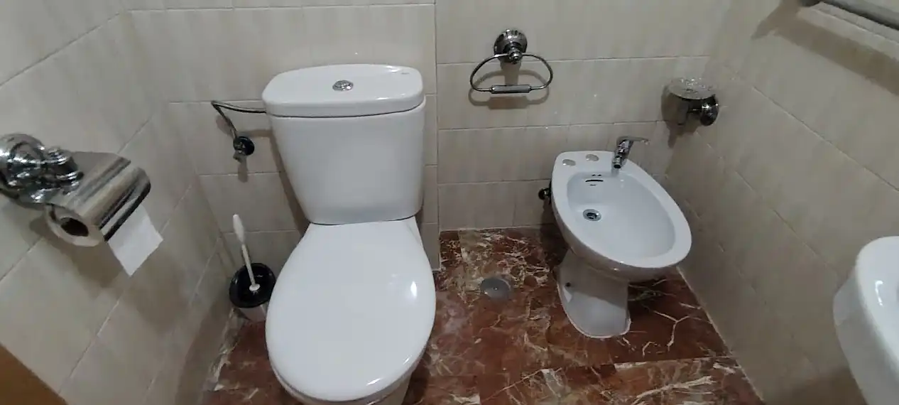Bathroom of Flat for rent in Linares  with Air Conditioner, Heating and Furnished