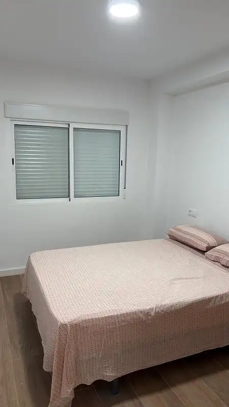 Schlafzimmer von Erdgeschoss zur Miete in Elche / Elx mit Möbliert, Ofen und Waschmaschine