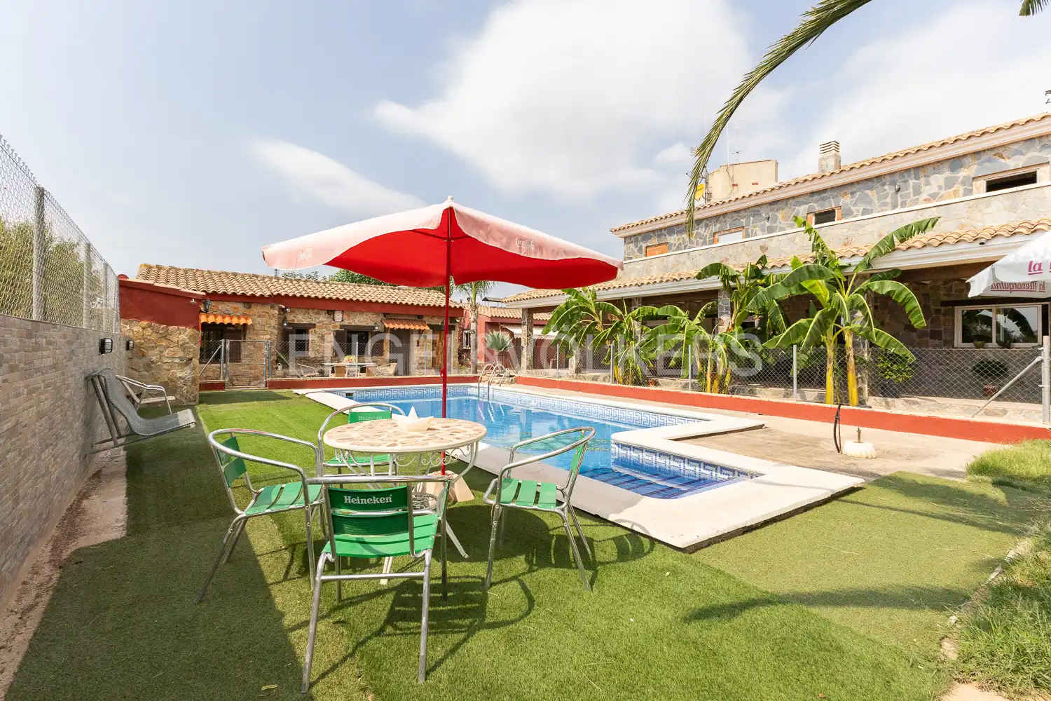 Piscina de Casa o chalet en venta en Casinos con Calefacción, Jardín privado y Terraza